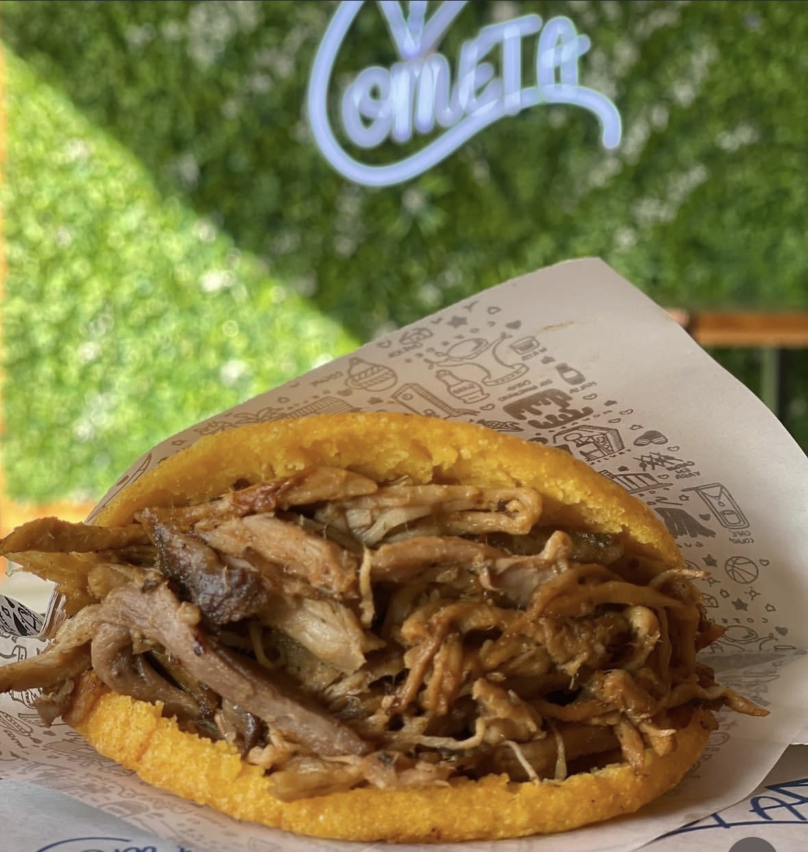 Arepa de Carne Mechada